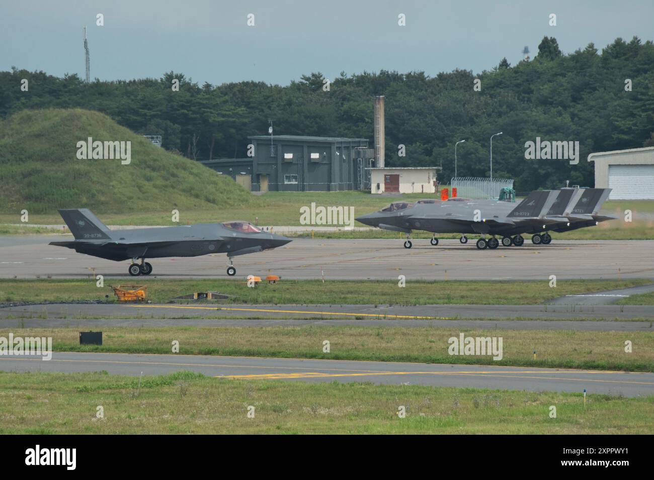 Misawa, Japon. 07 août 2024. F-35A Lightning II de la Force aérienne d'autodéfense japonaise au sol lors de l'exercice conjoint 'RISING SUN 24' avec l'armée de l'air italienne à la base aérienne de Misawa dans la préfecture d'Aomori, au Japon, le mercredi 7 août. 2024. Photo de Keizo Mori/UPI crédit : UPI/Alamy Live News Banque D'Images