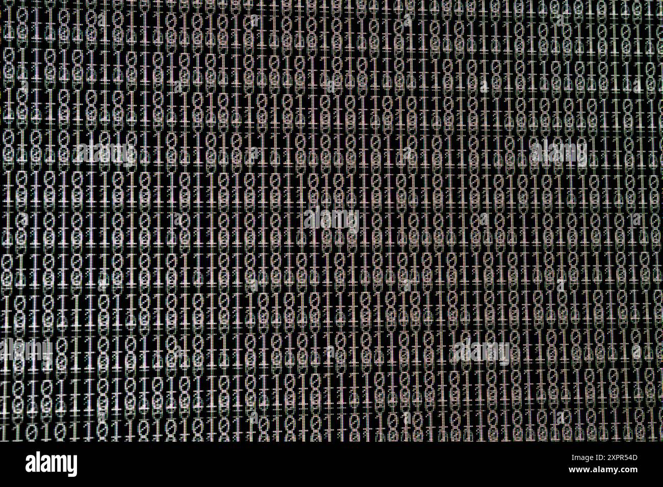 ILLUSTRATION - 07 août 2024, Hesse, Francfort-sur-le-main : le programme de langage développé par la société américaine OpenAI utilise l'intelligence artificielle pour écrire un code binaire aléatoire composé de zéros et de uns. Photo : Frank Rumpenhorst/dpa Banque D'Images