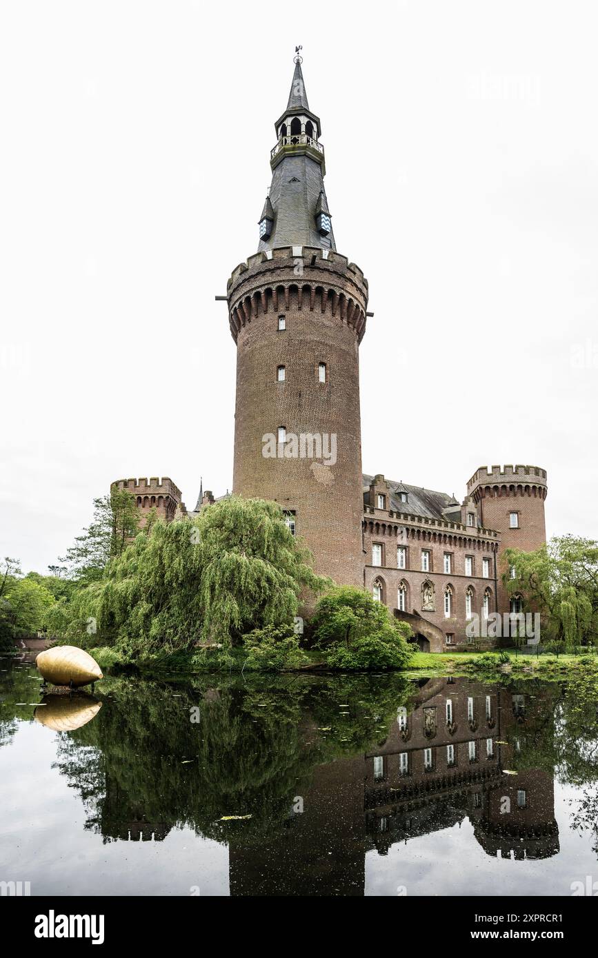 Château de Moyland, château à douves, musée d'art moderne, Bedburg-Hau, Bas-Rhin, Rhénanie du Nord-Westphalie, Allemagne Banque D'Images
