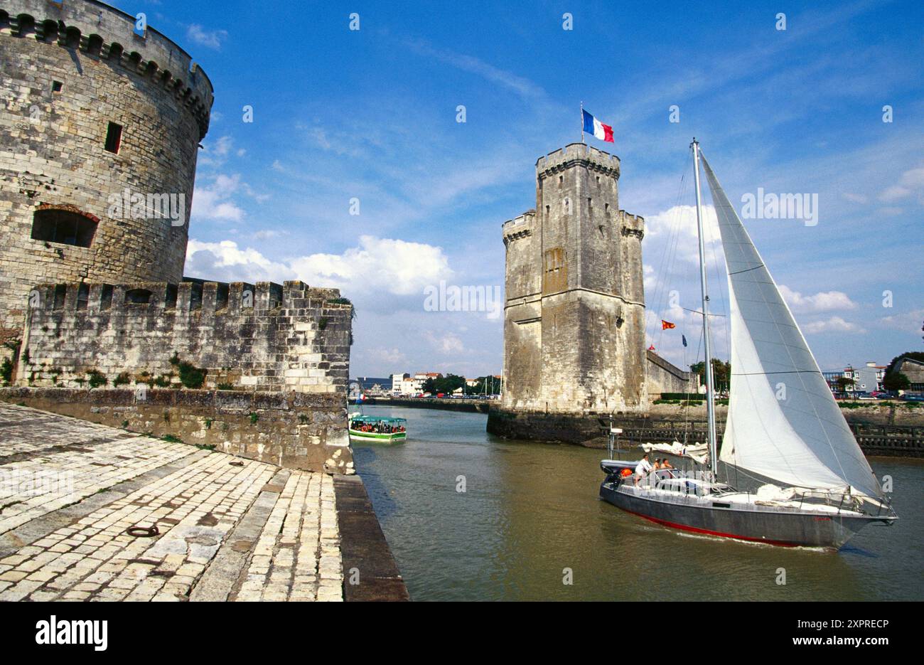 La rochelle towers Banque de photographies et d’images à haute ...