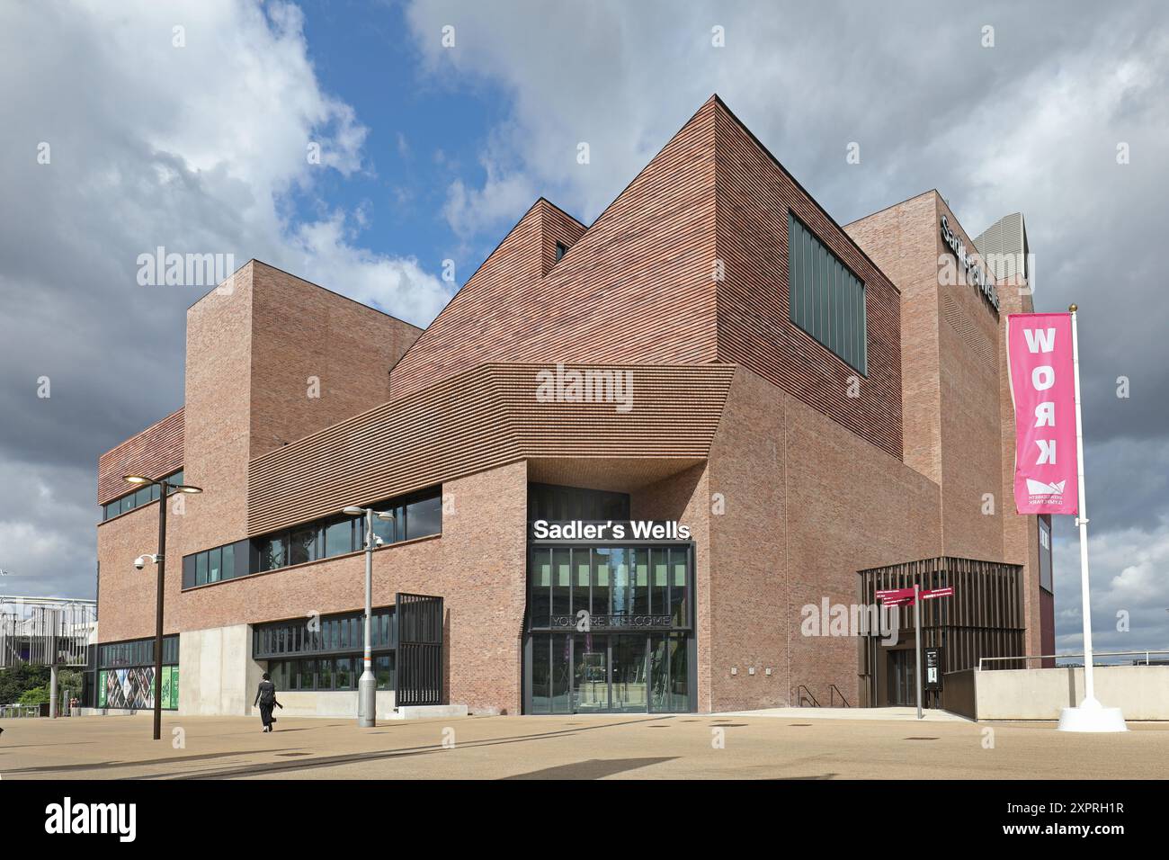 Sadlers Wells East, le nouveau complexe théâtral et studio de Stratford Waterfront dans le parc olympique Queen Elizabeth à Londres, au Royaume-Uni. Vue extérieure. Banque D'Images