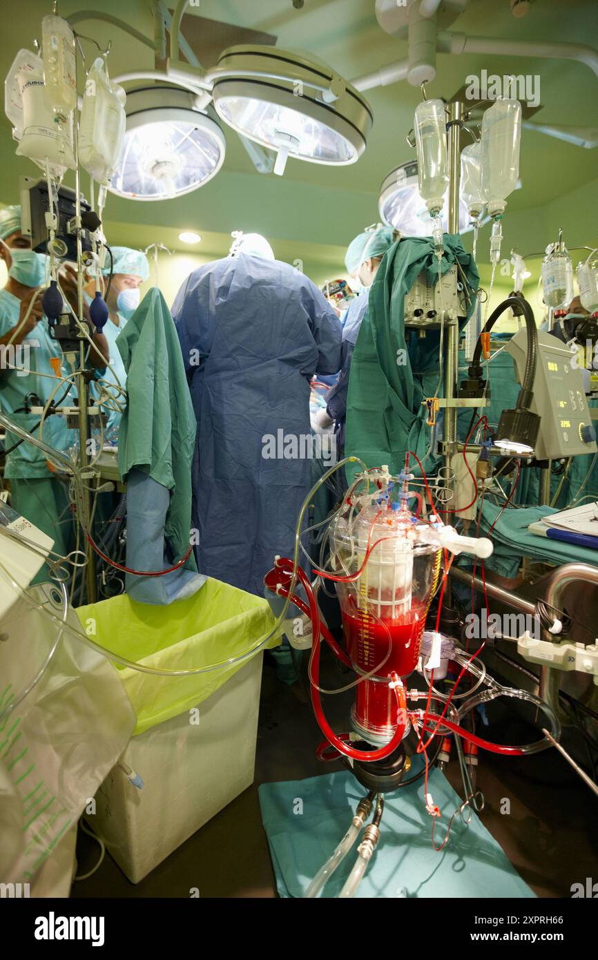 Remplacement valvulaire aortique, chirurgie cardiaque, salle d'opération. Hôpital Universitario de Gran Canaria Doctor Negrin, Las Palmas de Gran Canaria. Îles Canaries Banque D'Images