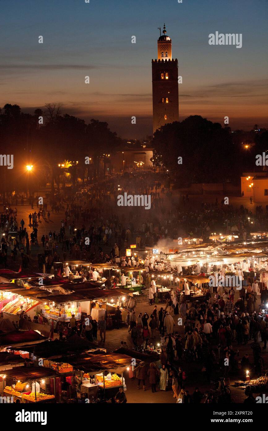 Place Jamaa el Fna à Marrakech, Maroc Banque D'Images