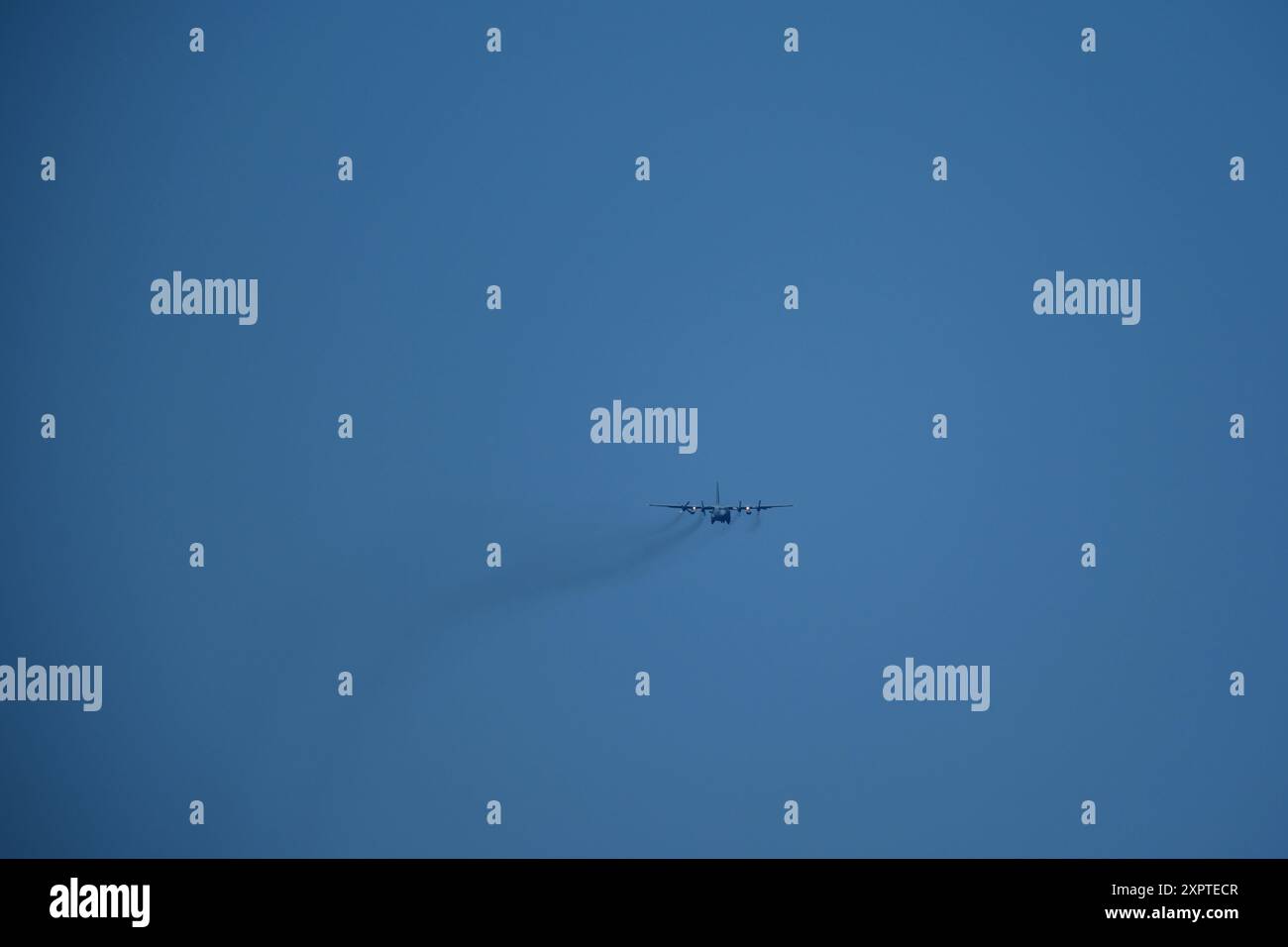 Armée de l'air roumaine. Avion de transport militaire en vol. Banque D'Images