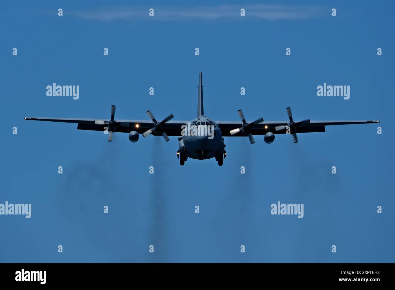 Armée de l'air roumaine. Avion de transport militaire en vol. Banque D'Images
