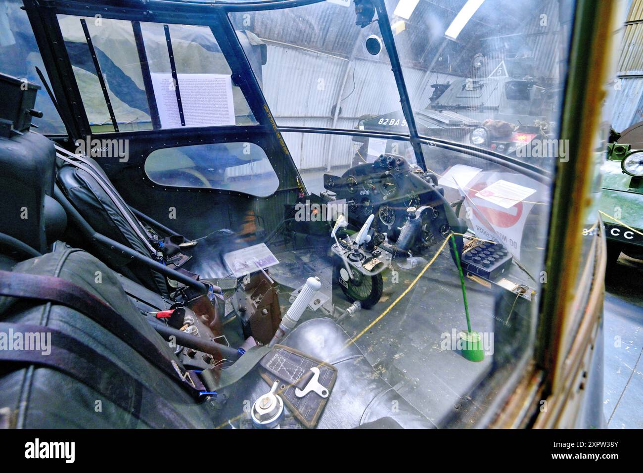 NESLAM Aero Museum Sunderland statique un minuscule deux places Saunders Roe Skeeter Army hélicoptère cockpit détail Banque D'Images