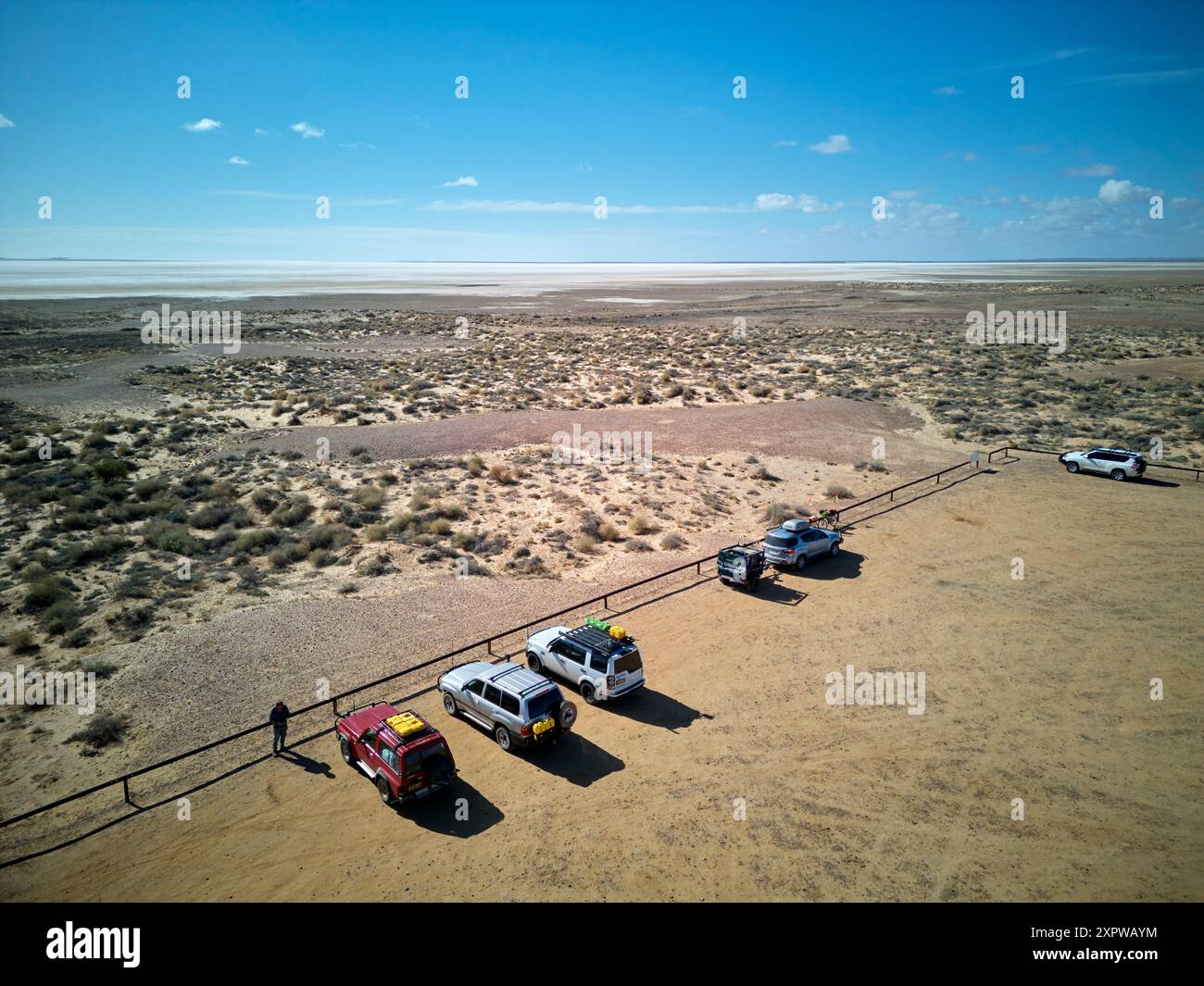 Parking, Lake Eyre South, Oodnadatta Track, Outback, Australie méridionale, Australie Banque D'Images