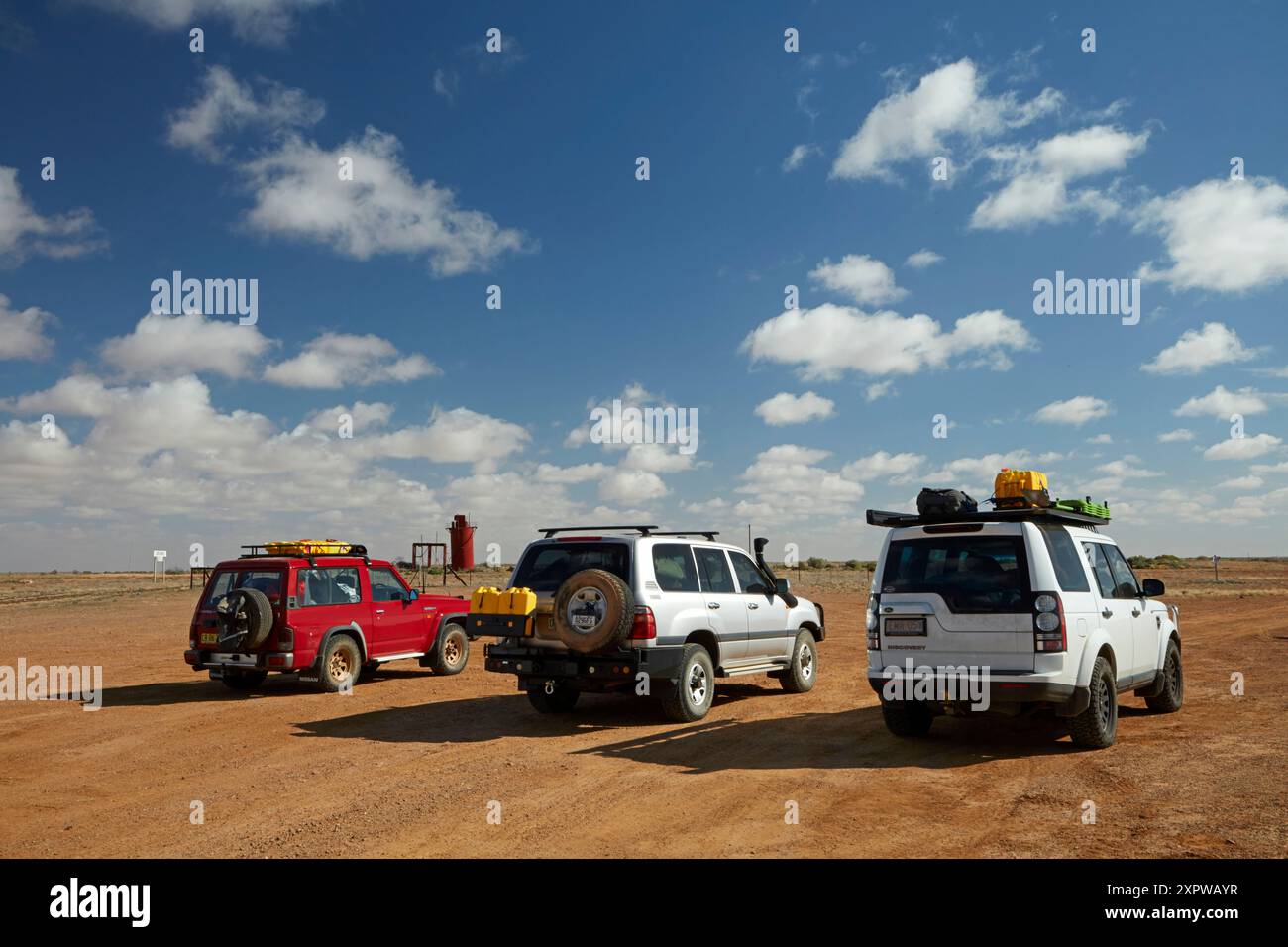 4x4 à Curdimurka Railway Siding (Old Ghan Railway), Oodnadatta Track, Outback, Australie méridionale, Australie Banque D'Images