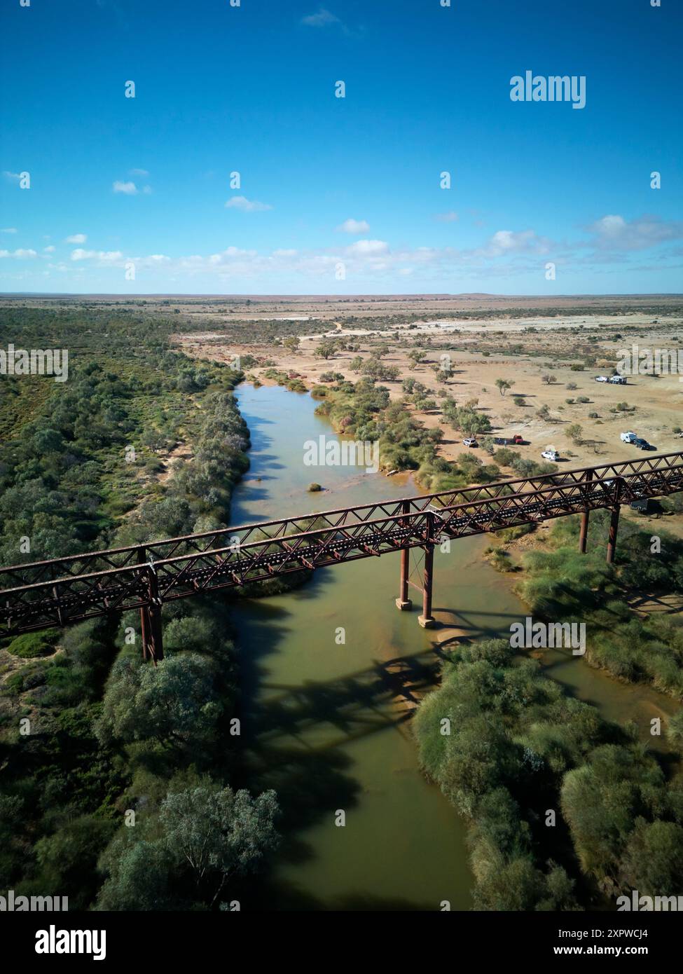 Historique 1889 Algebuckina Railway Bridge (Old Ghan Line) Oodnadatta Track, Outback, Australie du Sud, Australie - aérien Banque D'Images