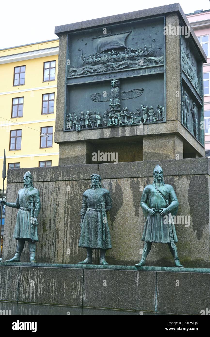 Monument à la mémoire des marins de l'époque viking au XXe siècle situé dans la ville de Bergen, Norvège Banque D'Images