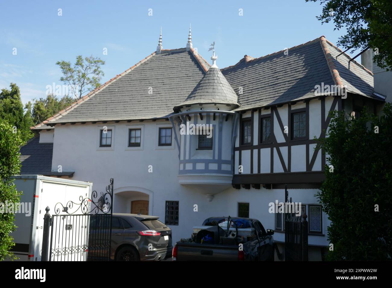 Beverly Hills, California, USA 7th August 2024 Casey KasemÕs fille Liberty Jean Kasem $10 millions Dollar Mansion.home/House at 1027 Ridgedale Drive in Beverly Hills, California, USA. Photo de Barry King/Alamy Stock photo Banque D'Images