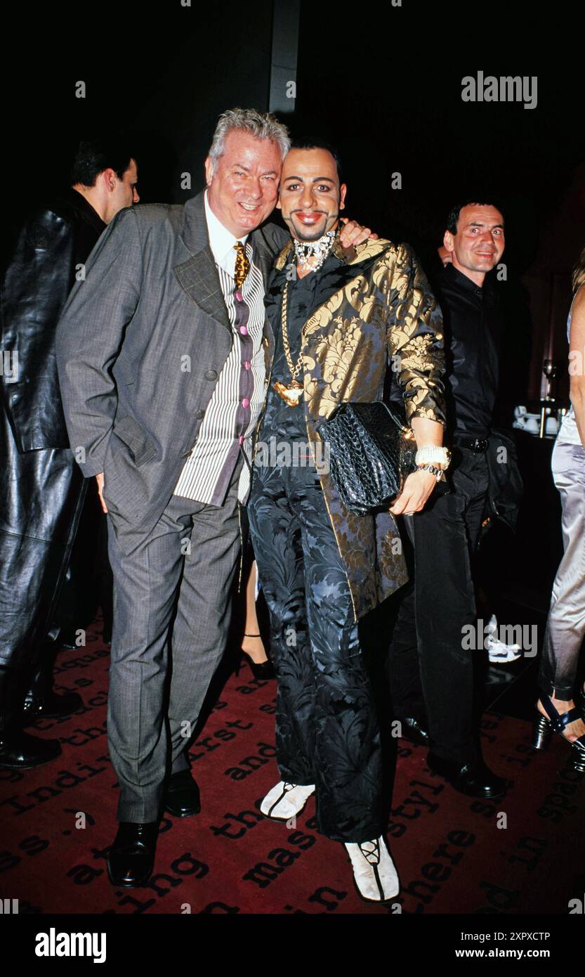 Herrenausstatter Dieter Schroth, gemeinsam mit Lebenspartner und Modedesigner Harald Glööckler, BEI einem event, vers 1994. Banque D'Images