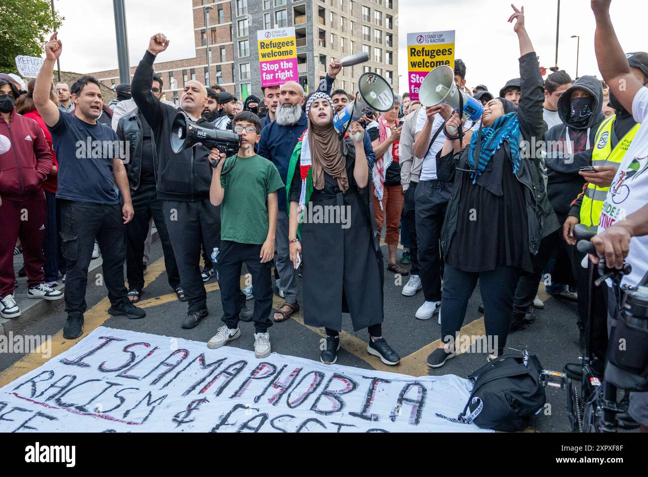 Londres / Royaume-Uni. 07 AOÛT 2024. Après une série de violences potentielles à travers l'Angleterre et le pays de Galles. Par l'extrême droite,. Des manifestants anti-racisme se sont rassemblés à Walthamstow pour avertir de toute violence potentielle. Aubrey Fagon Alamy Live News Banque D'Images