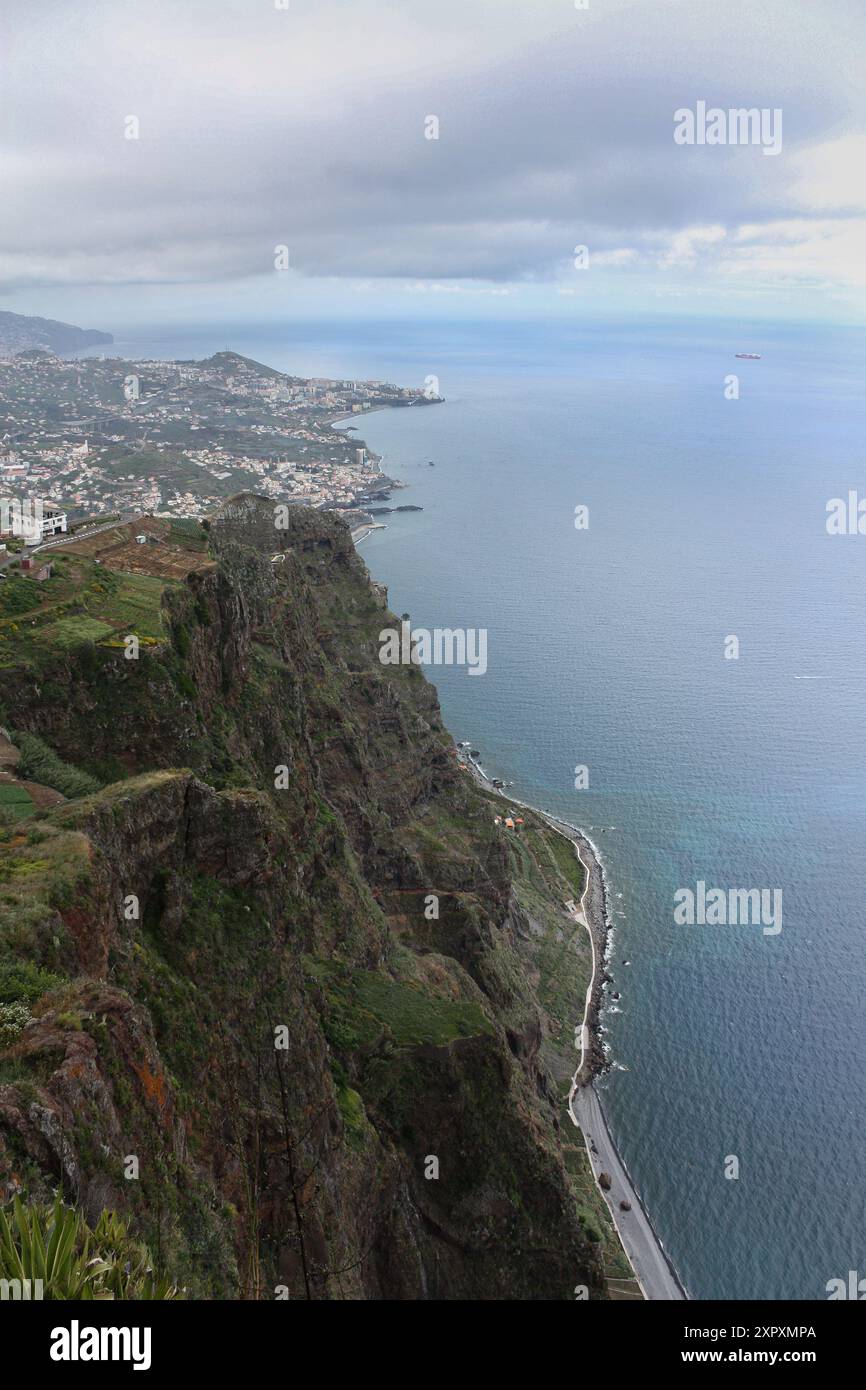 Vue sur la plus haute falaise d'europe sur Madère Banque D'Images