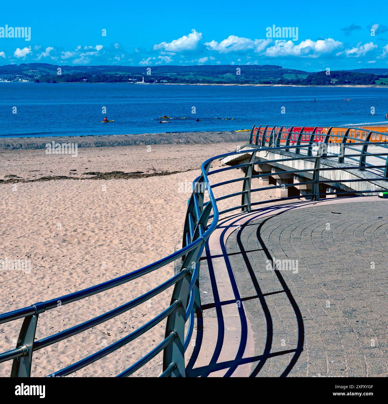 Vue de l'autre côté de l'embouchure de la rivière ex, prise du côté gauche de la station de sauvetage RNLI d'Exmouth, vers Dawlish et Dawlish Warren, Devon Banque D'Images