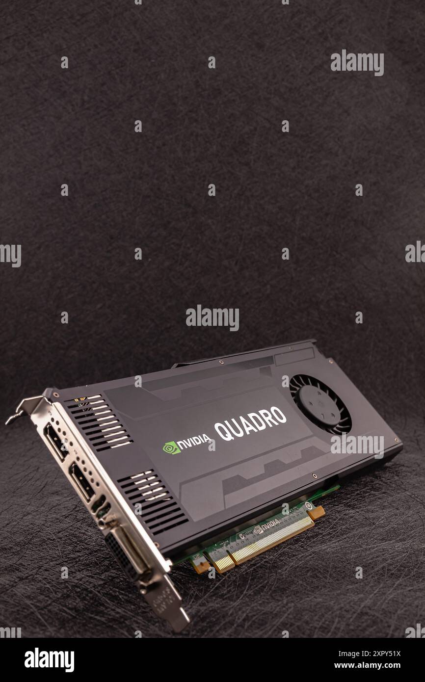 Burgas, Bulgarie - 8 août 2024 : modèle de carte graphique Nvidia Quadro K 4000. Mise au point sélective avec faible profondeur de champ. Banque D'Images