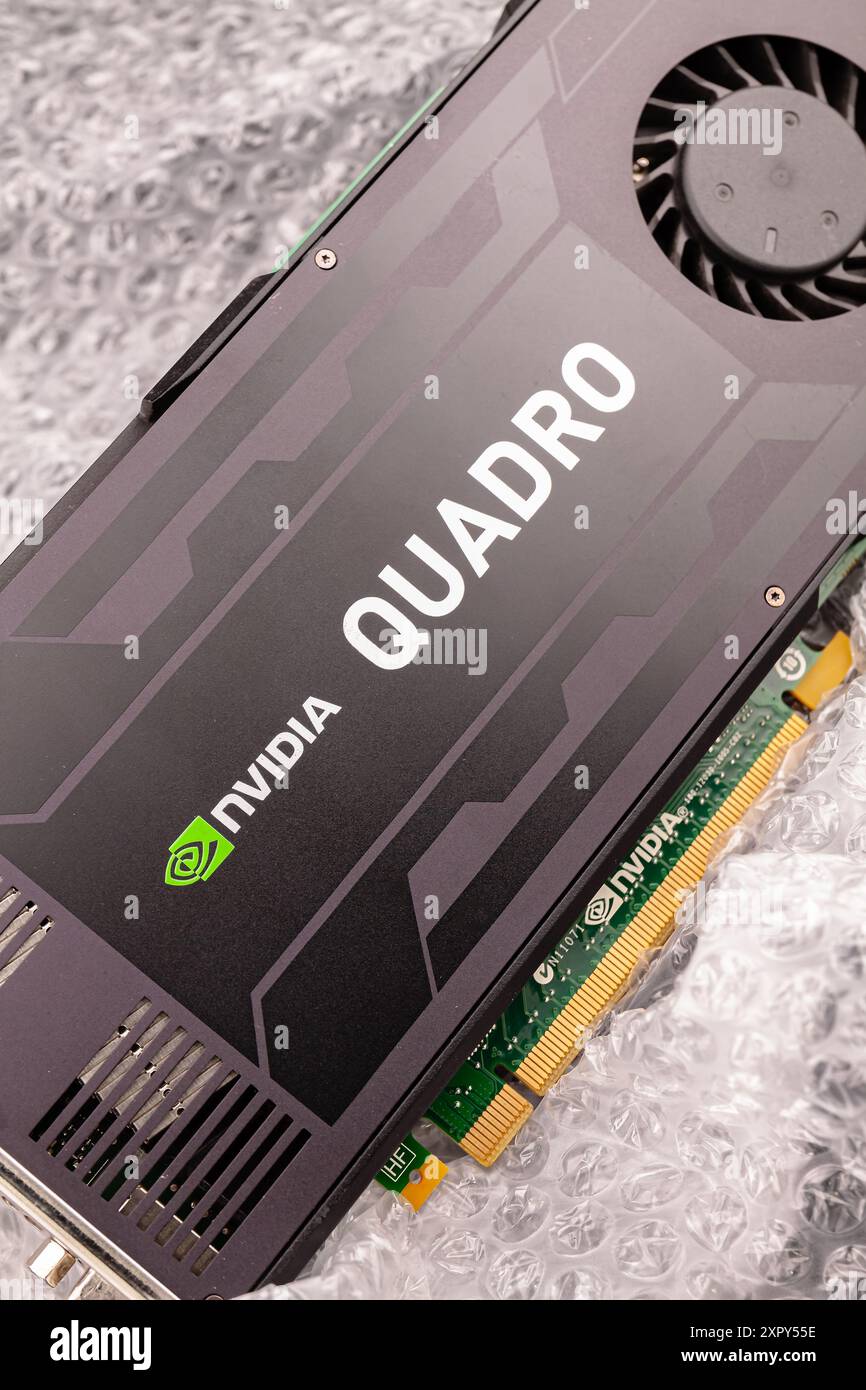 Burgas, Bulgarie - 8 août 2024 : modèle de carte graphique Nvidia Quadro K 4000. Mise au point sélective avec faible profondeur de champ. Banque D'Images