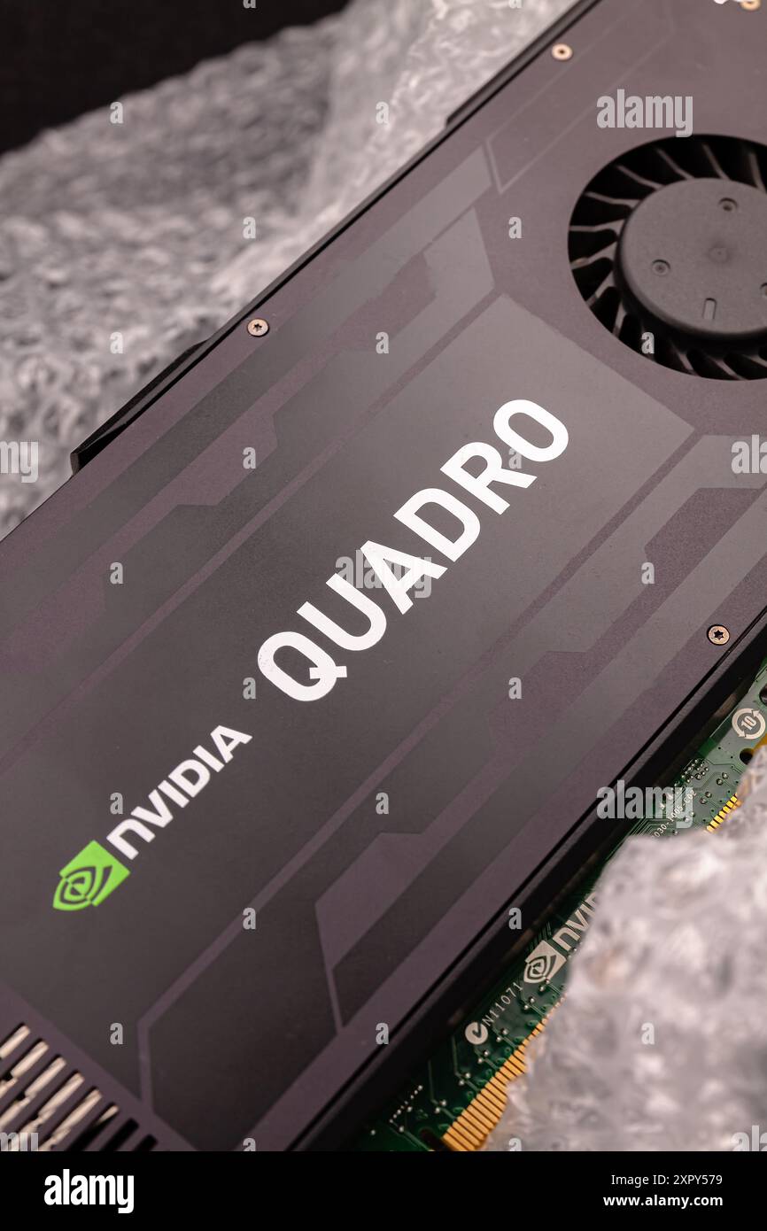 Burgas, Bulgarie - 8 août 2024 : modèle de carte graphique Nvidia Quadro K 4000. Mise au point sélective avec faible profondeur de champ. Banque D'Images