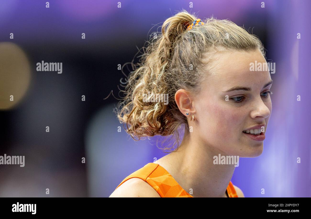 PARIS - Sofie Dokter pendant le All-around des compétitions olympiques d'athlétisme. ANP IRIS VAN DEN BROEK Banque D'Images