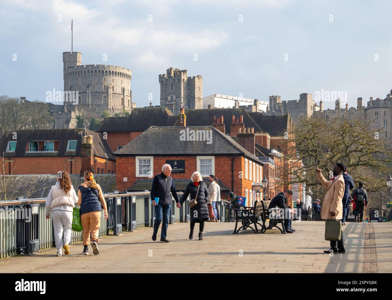 Le Windsor Bridge ou Windsor Town Bridge, avec le château de Windsor en arrière-plan, Berkshire, Angleterre Banque D'Images