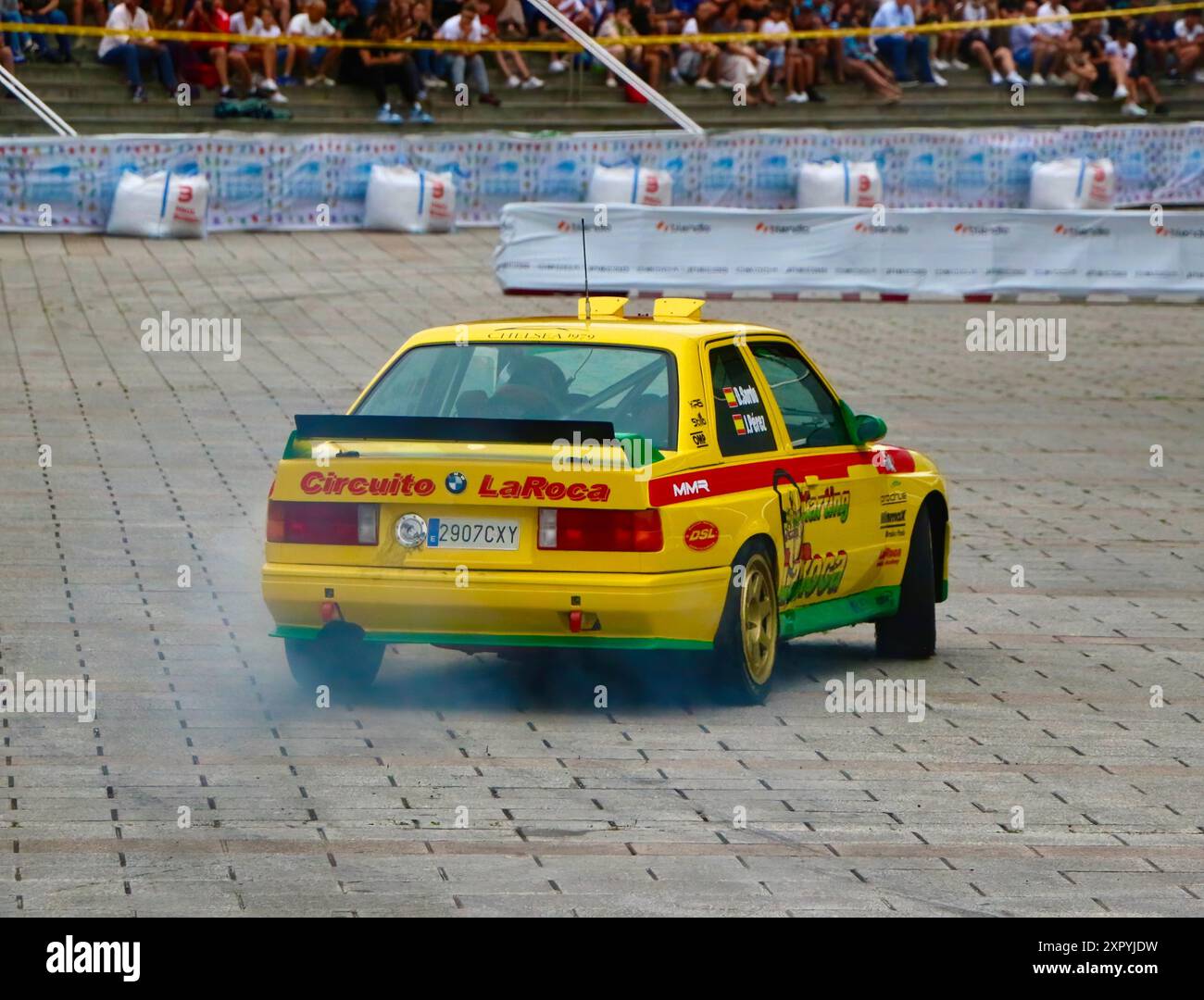 Pilote de rallye espagnol Daniel 'Dani' Sordo Castillo dans une BMW M3 E30 participant au 17ème Cristian Lopez Rally Santander Cantabria Espagne Banque D'Images