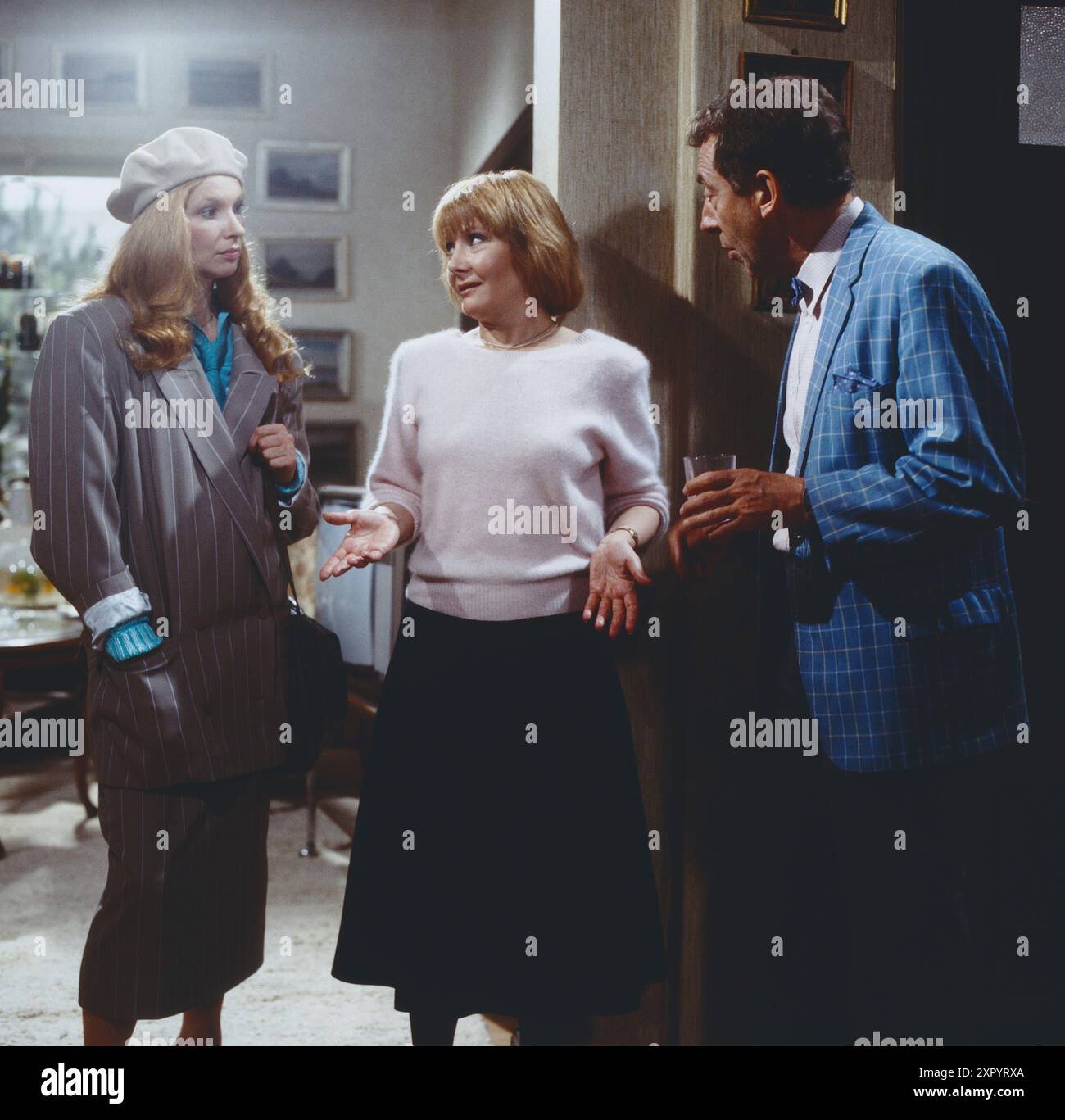 Didi - Der Untermieter, alias Die Nervensäge, ZDF Comedy Serie, 1986, 2. Staffel, Folge : Freitag, der 13. Szene : Ursela Monn, Rotraud Schindler, Dieter Hallervorden Banque D'Images