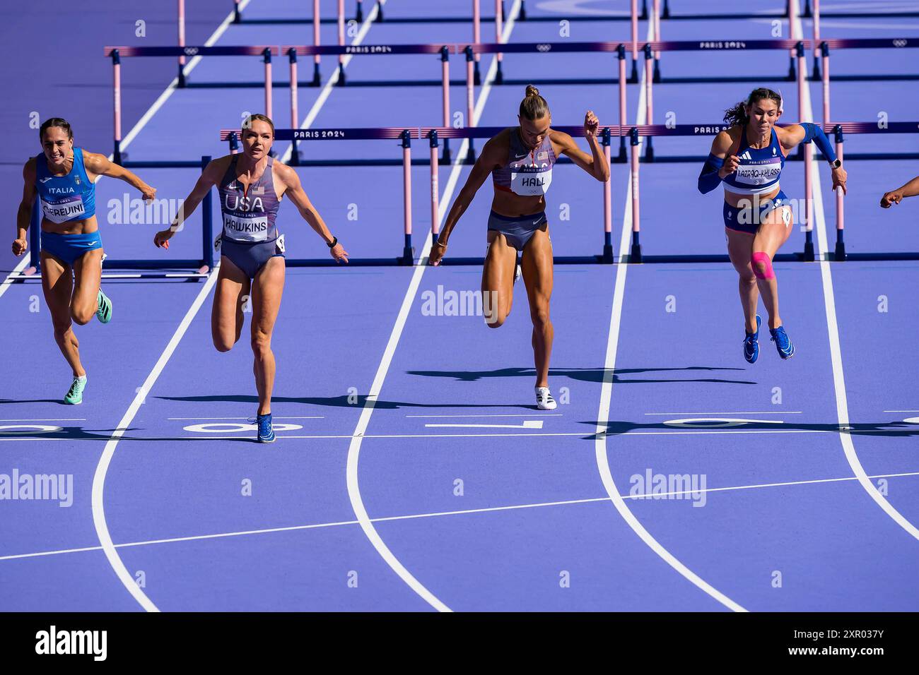 Paris, Ile de France, France. 8 août 2024. ANNA HALL (États-Unis), des États-Unis, participe à l'heptathlon féminin du 100 m haies au stade de France lors des Jeux olympiques d'été de Paris en 2024. (Crédit image : © Walter Arce/ZUMA Press Wire) USAGE ÉDITORIAL SEULEMENT! Non destiné à UN USAGE commercial ! Crédit : ZUMA Press, Inc/Alamy Live News Banque D'Images