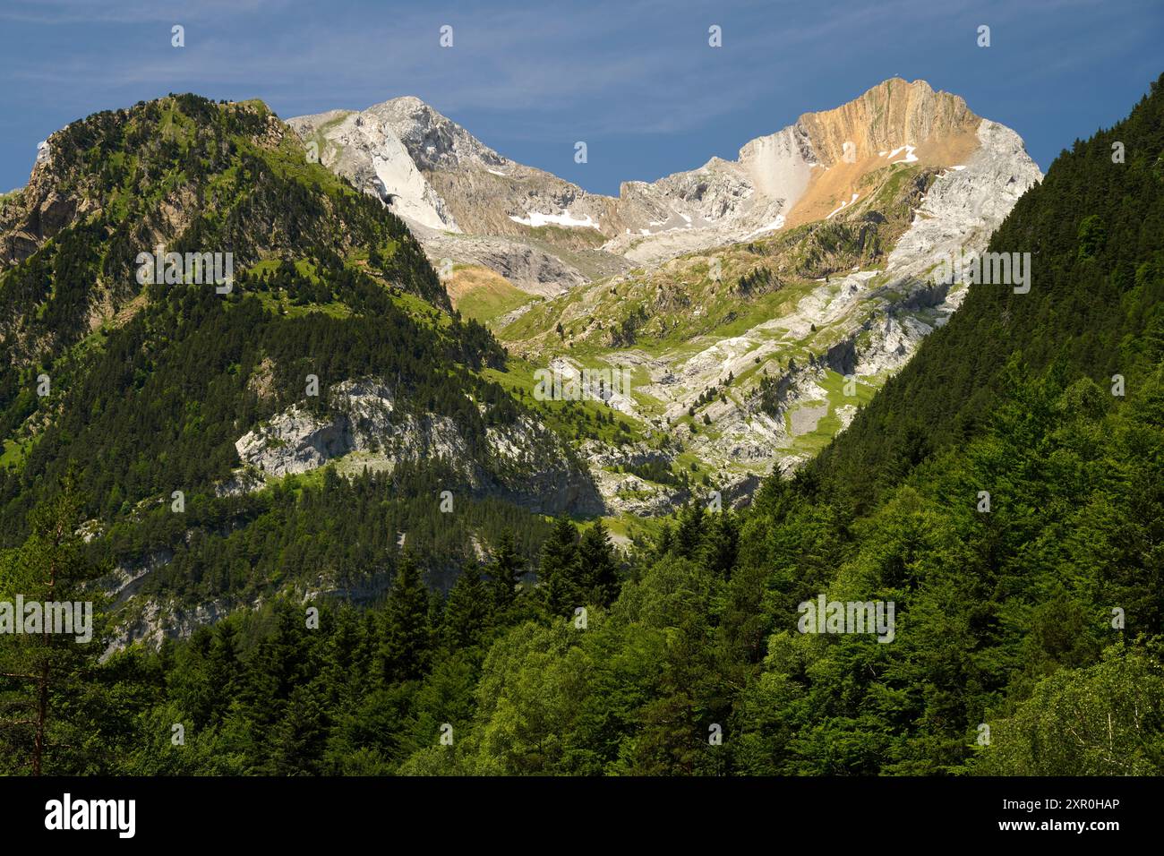 Gebirgslandschaft im Bujaruelo-Tal oder Valle de Bujaruelo BEI Torla-Ordesa, Spanien, Europa | paysage montagneux de la vallée de Bujaruelo ne Banque D'Images