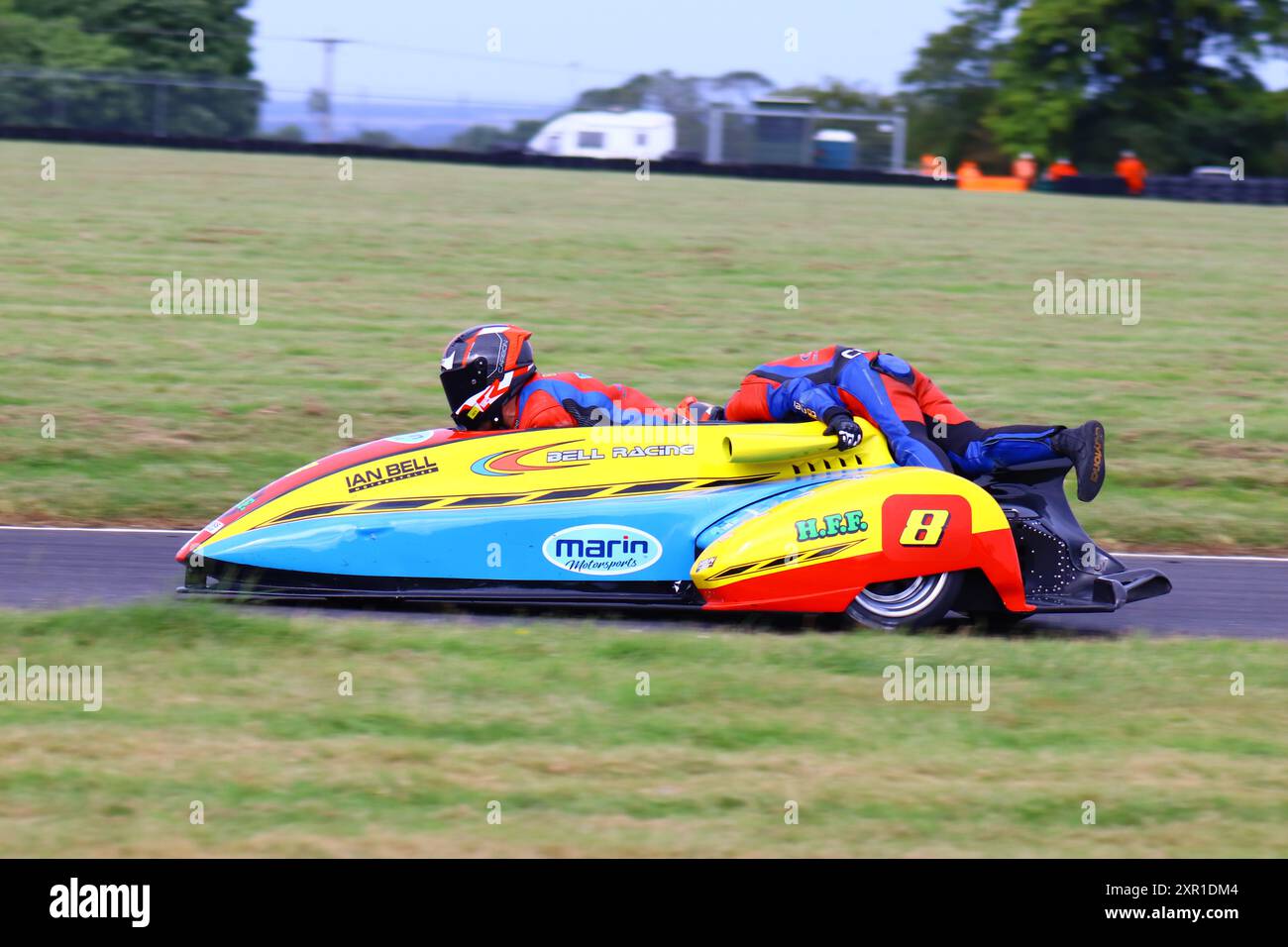 ACTION RAPIDE DE RENOUVEAU DE SIDECAR CASWELL SUR 3 ROUES Banque D'Images