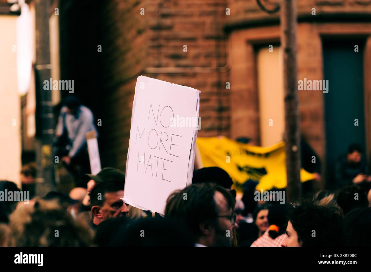 Marche pacifique antiraciste pour protéger Asylum Link à Liverpool le 7 août 2024 Banque D'Images