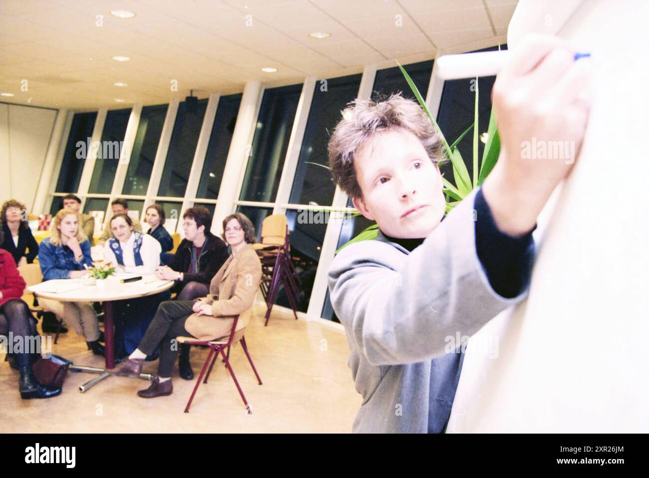 Réunion sur les soins dentaires, Haarlem, pays-Bas, 12-04-1999, Whizgle Dutch News : images historiques sur mesure pour l'avenir. Explorez le passé néerlandais avec des perspectives modernes grâce à des images d'agences néerlandaises. Concilier les événements d'hier avec les perspectives de demain. Embarquez pour un voyage intemporel avec des histoires qui façonnent notre avenir. Banque D'Images Réunion sur les soins dentaires, Haarlem, pays-Bas, 12-04-1999, Whizgle Dutch News : images historiques sur mesure pour l'avenir. Explorez le passé néerlandais avec des perspectives modernes grâce à des images d'agences néerlandaises. Concilier les événements d'hier avec les perspectives de demain. Embarquez pour un voyage intemporel avec des histoires qui façonnent notre avenir. Banque D'Images