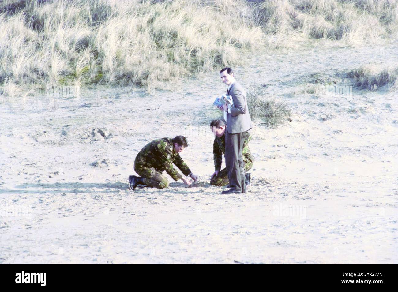 Mr Bean look-alike IJmuiden, IJmuiden, pays-Bas, 12-02-1998, Whizgle Dutch News : images historiques adaptées à l'avenir. Explorez le passé néerlandais avec des perspectives modernes grâce à des images d'agences néerlandaises. Concilier les événements d'hier avec les perspectives de demain. Embarquez pour un voyage intemporel avec des histoires qui façonnent notre avenir. Banque D'Images