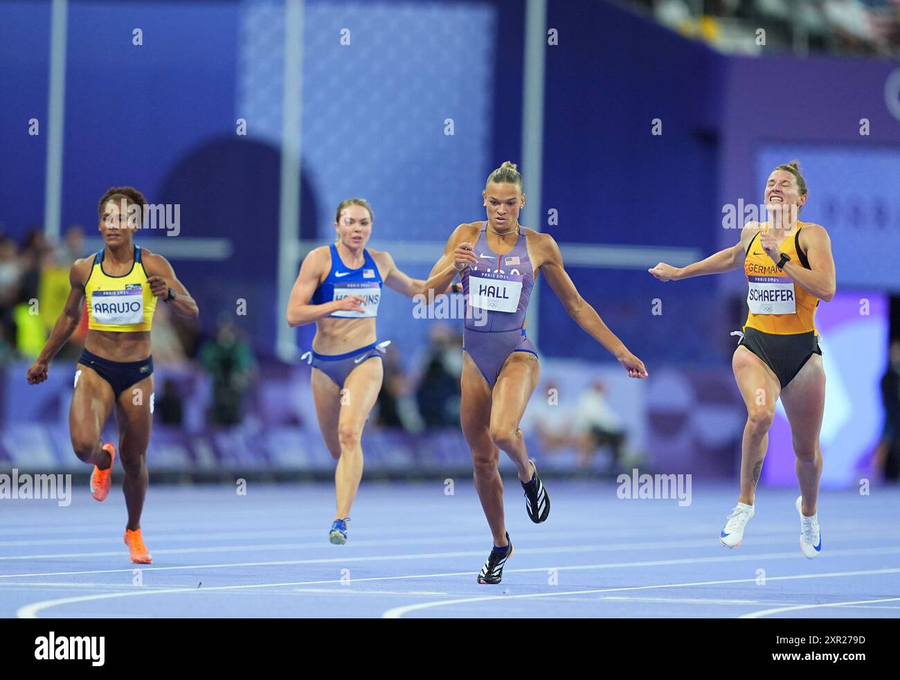 08 août 2024 : Anna Hall (États-Unis d'Amérique) participe au 200m de l'heptathlon féminin le jour 13 des Jeux Olympiques au stade de France, Paris, France. Ulrik Pedersen/CSM. (Crédit image : © Ulrik Pedersen/Cal Sport Media) Banque D'Images