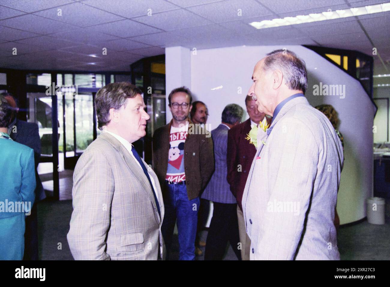 Réception, Whizgle Dutch News : des images historiques sur mesure pour l'avenir. Explorez le passé néerlandais avec des perspectives modernes grâce à des images d'agences néerlandaises. Concilier les événements d'hier avec les perspectives de demain. Embarquez pour un voyage intemporel avec des histoires qui façonnent notre avenir. Banque D'Images