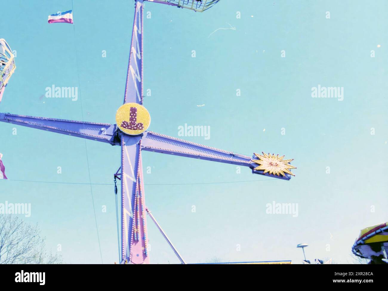 Parc d'expositions Tornado, Schalkwijk, Haarlem, pays-Bas, 27-04-1999, Whizgle Dutch News : des images historiques sur mesure pour l'avenir. Explorez le passé néerlandais avec des perspectives modernes grâce à des images d'agences néerlandaises. Concilier les événements d'hier avec les perspectives de demain. Embarquez pour un voyage intemporel avec des histoires qui façonnent notre avenir. Banque D'Images