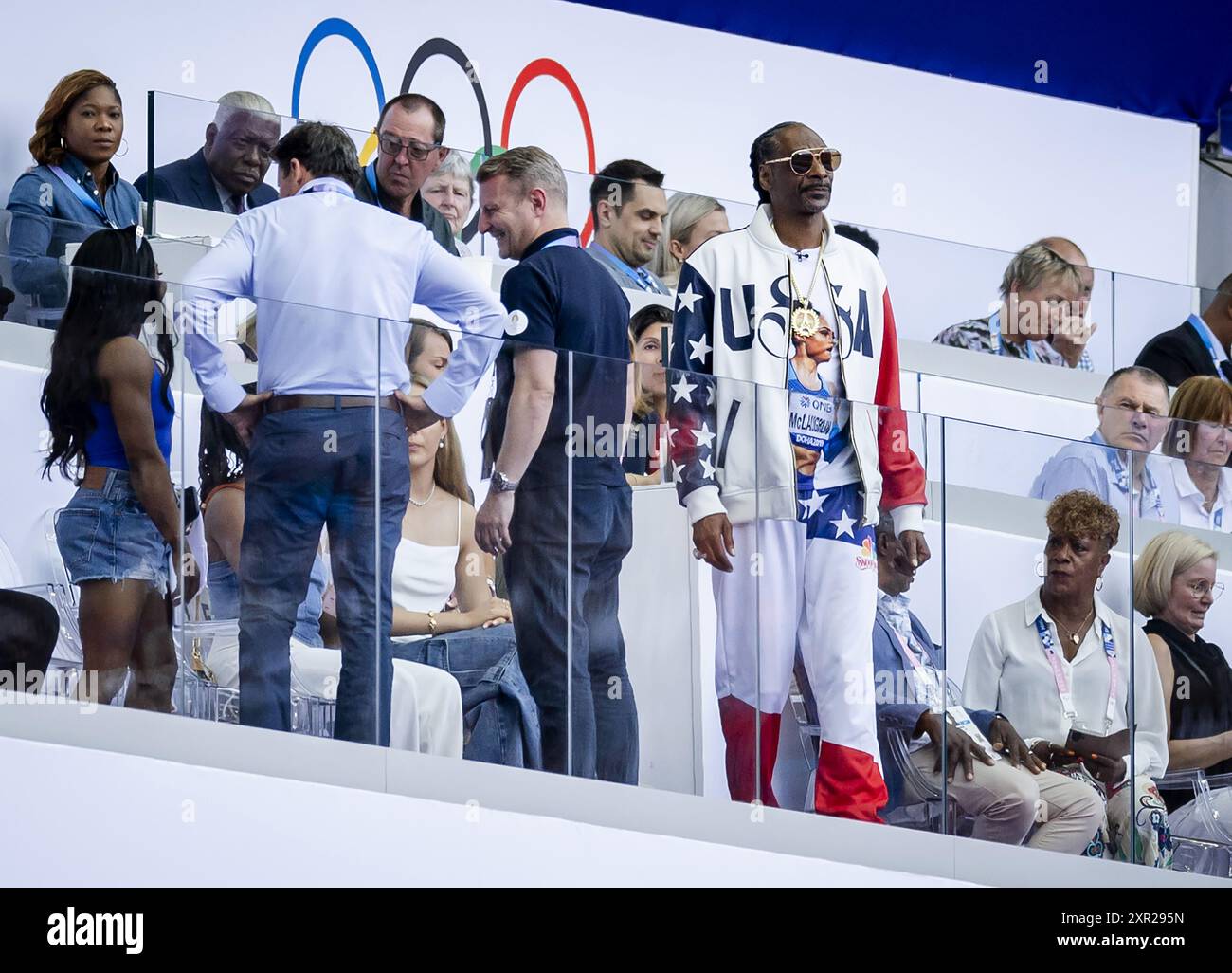 PARIS - Snoop Dogg dans les tribunes pendant les compétitions olympiques d'athlétisme. ANP ROBIN VAN LONKHUIJSEN Banque D'Images