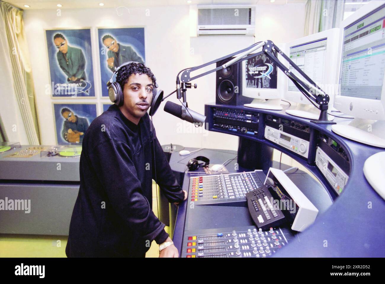 Station de radio, Hoofddorp, pays-Bas, 04-12-2001, Whizgle Dutch News : des images historiques sur mesure pour l'avenir. Explorez le passé néerlandais avec des perspectives modernes grâce à des images d'agences néerlandaises. Concilier les événements d'hier avec les perspectives de demain. Embarquez pour un voyage intemporel avec des histoires qui façonnent notre avenir. Banque D'Images Station de radio, Hoofddorp, pays-Bas, 04-12-2001, Whizgle Dutch News : des images historiques sur mesure pour l'avenir. Explorez le passé néerlandais avec des perspectives modernes grâce à des images d'agences néerlandaises. Concilier les événements d'hier avec les perspectives de demain. Embarquez pour un voyage intemporel avec des histoires qui façonnent notre avenir. Banque D'Images