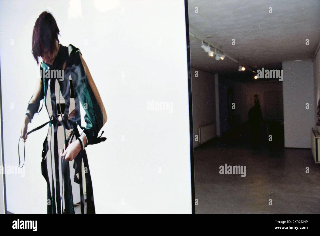 Exposition Karin Arink, Rumpff, 12-04-2000, Whizgle Dutch News : des images historiques sur mesure pour l'avenir. Explorez le passé néerlandais avec des perspectives modernes grâce à des images d'agences néerlandaises. Concilier les événements d'hier avec les perspectives de demain. Embarquez pour un voyage intemporel avec des histoires qui façonnent notre avenir. Banque D'Images Exposition Karin Arink, Rumpff, 12-04-2000, Whizgle Dutch News : des images historiques sur mesure pour l'avenir. Explorez le passé néerlandais avec des perspectives modernes grâce à des images d'agences néerlandaises. Concilier les événements d'hier avec les perspectives de demain. Embarquez pour un voyage intemporel avec des histoires qui façonnent notre avenir. Banque D'Images