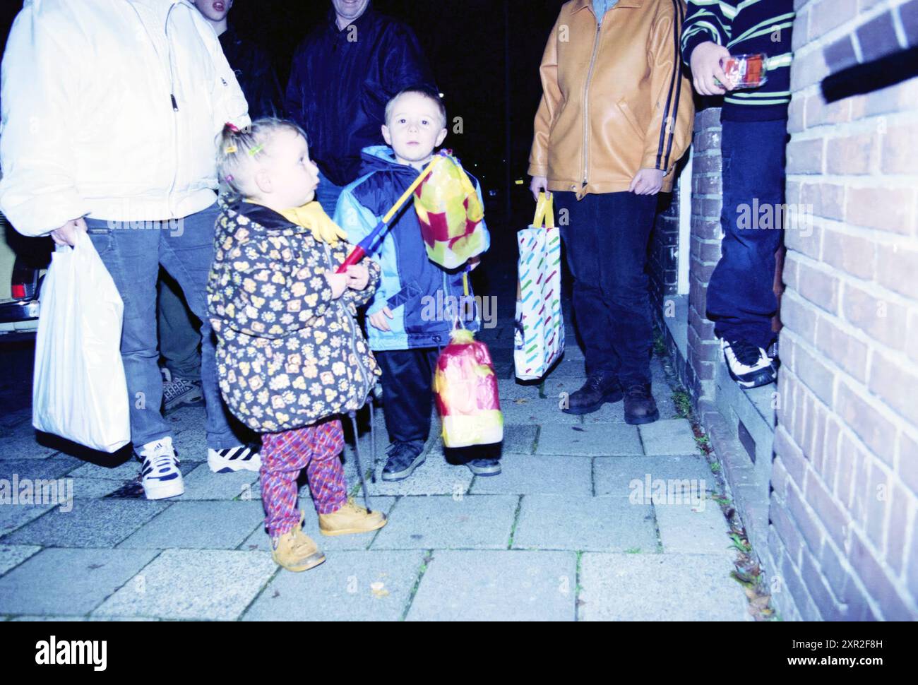 Célébration de la Saint-Martin à Haarlem-Noord, Haarlem, pays-Bas, 10-11-1999, Whizgle Dutch News : images historiques sur mesure pour l'avenir. Explorez le passé néerlandais avec des perspectives modernes grâce à des images d'agences néerlandaises. Concilier les événements d'hier avec les perspectives de demain. Embarquez pour un voyage intemporel avec des histoires qui façonnent notre avenir. Banque D'Images