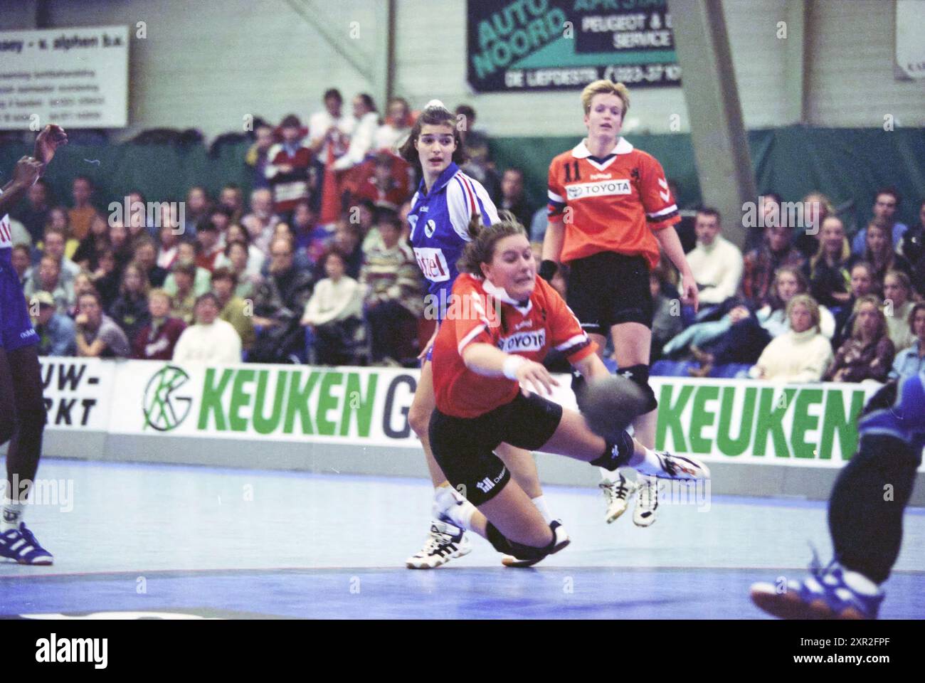 HHW Ladies : pays-Bas - France, 22-11-1997, Whizgle Dutch News : images historiques sur mesure pour l'avenir. Explorez le passé néerlandais avec des perspectives modernes grâce à des images d'agences néerlandaises. Concilier les événements d'hier avec les perspectives de demain. Embarquez pour un voyage intemporel avec des histoires qui façonnent notre avenir. Banque D'Images