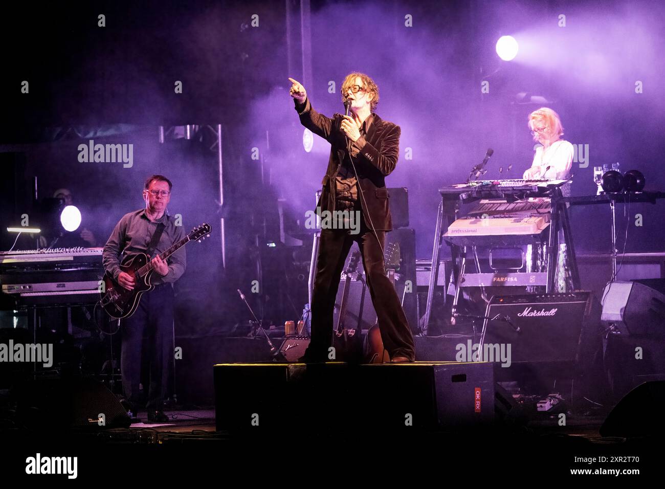 Oslo, Norvège. 07 août 2024. Le groupe de rock anglais Pulp donne un concert lors du festival de musique norvégien Oyafestivalen 2024 à Oslo. Ici, le chanteur, auteur-compositeur et musicien Jarvis Cocker est vu en direct sur scène. Banque D'Images