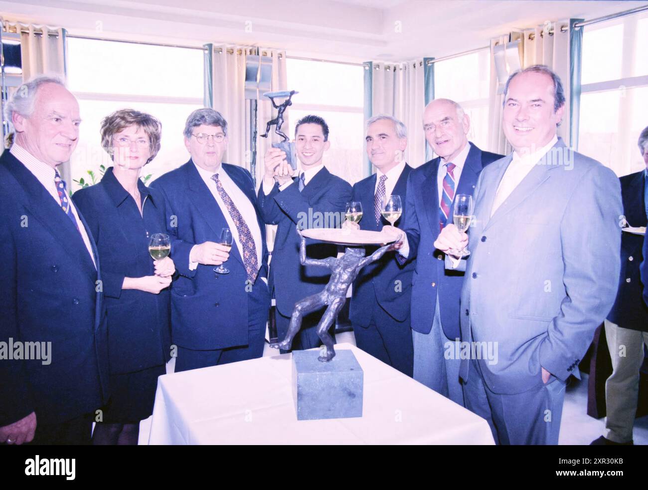 Remise du prix Alliance de la liberté de la presse, 24-03-1999, Whizgle Dutch News : images historiques sur mesure pour l'avenir. Explorez le passé néerlandais avec des perspectives modernes grâce à des images d'agences néerlandaises. Concilier les événements d'hier avec les perspectives de demain. Embarquez pour un voyage intemporel avec des histoires qui façonnent notre avenir. Banque D'Images