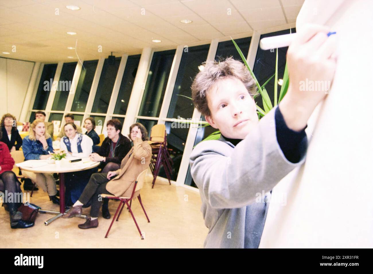 Réunion sur les soins dentaires, Haarlem, pays-Bas, 12-04-1999, Whizgle Dutch News : images historiques sur mesure pour l'avenir. Explorez le passé néerlandais avec des perspectives modernes grâce à des images d'agences néerlandaises. Concilier les événements d'hier avec les perspectives de demain. Embarquez pour un voyage intemporel avec des histoires qui façonnent notre avenir. Banque D'Images Réunion sur les soins dentaires, Haarlem, pays-Bas, 12-04-1999, Whizgle Dutch News : images historiques sur mesure pour l'avenir. Explorez le passé néerlandais avec des perspectives modernes grâce à des images d'agences néerlandaises. Concilier les événements d'hier avec les perspectives de demain. Embarquez pour un voyage intemporel avec des histoires qui façonnent notre avenir. Banque D'Images