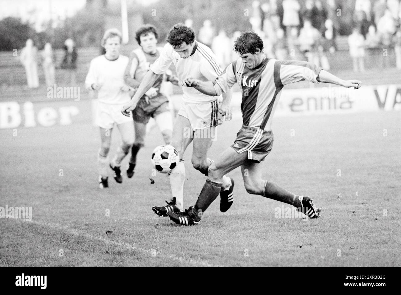 Match de football Telstar, 14-10-1979, Whizgle Dutch News : images historiques adaptées pour l'avenir. Explorez le passé néerlandais avec des perspectives modernes grâce à des images d'agences néerlandaises. Concilier les événements d'hier avec les perspectives de demain. Embarquez pour un voyage intemporel avec des histoires qui façonnent notre avenir. Banque D'Images