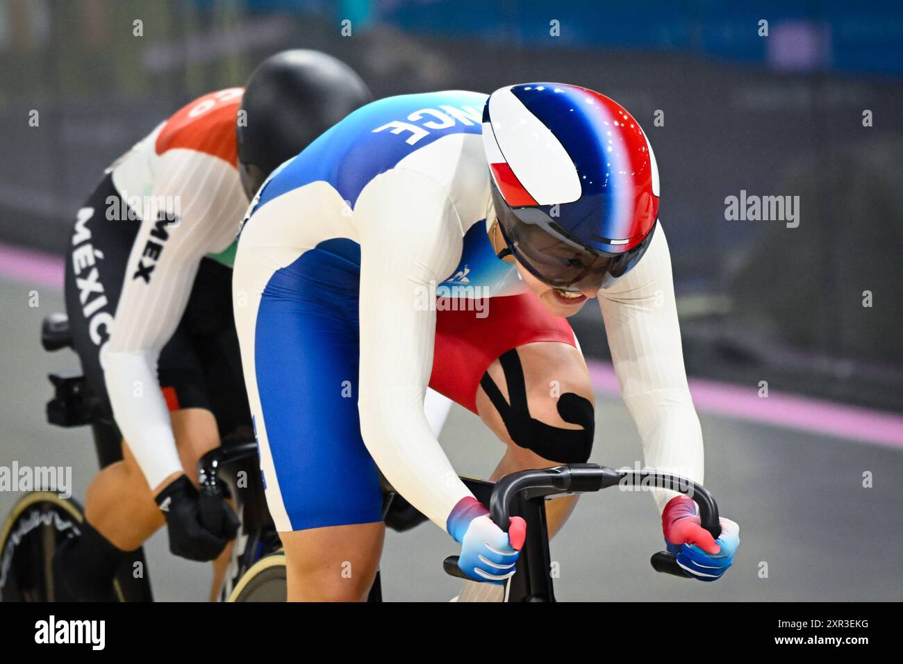 Mathilde gros (FRA ), piste cyclable, femmes&#39;s Keirin lors des Jeux Olympiques de Paris 2024 le 8 août 2024 au Vélodrome National de Saint-Quentin-en-Yvelines, France Banque D'Images