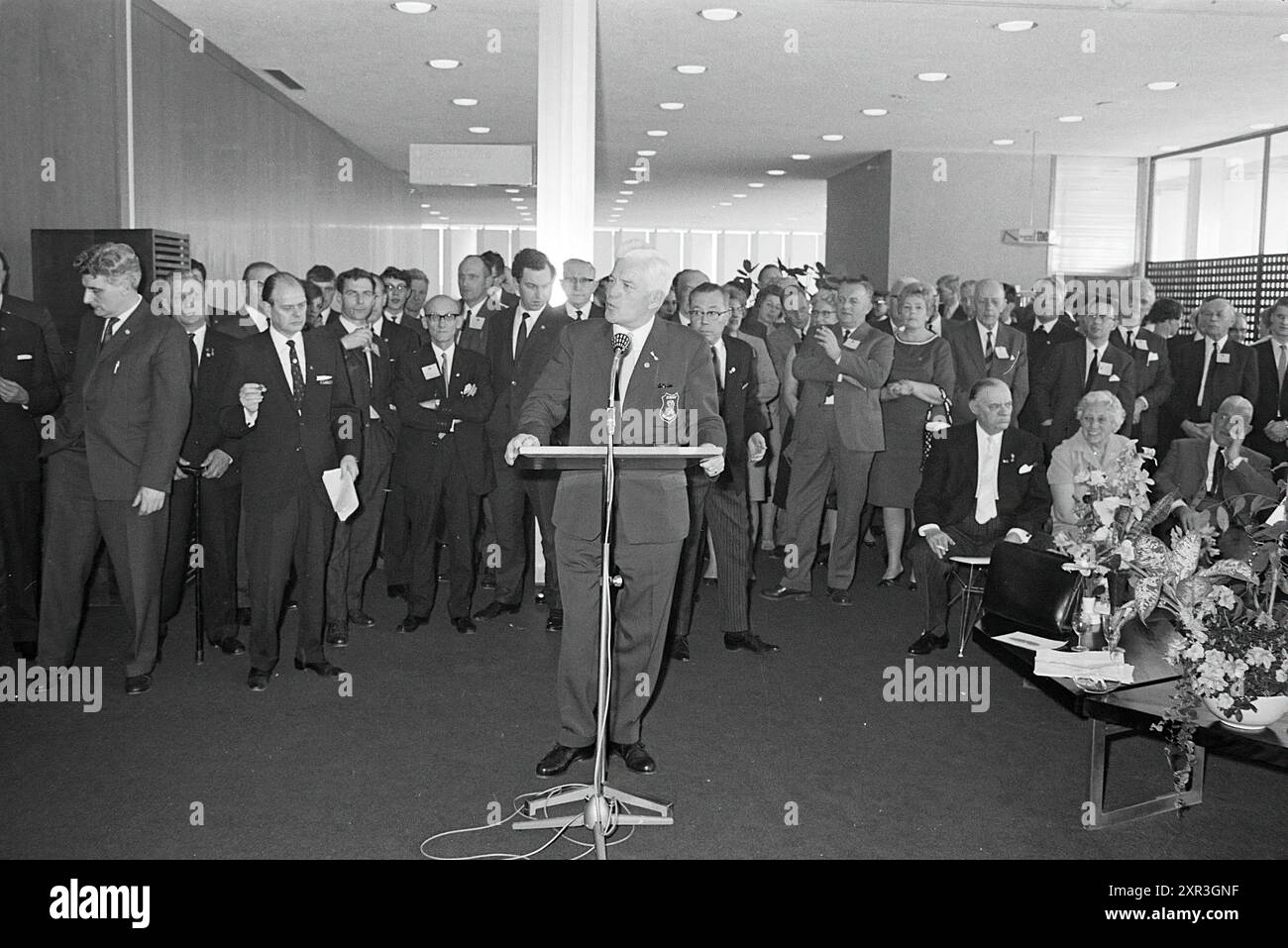 Réception K.N.G.V., gymnastique, 15-03-1968, Whizgle Dutch News : des images historiques sur mesure pour l'avenir. Explorez le passé néerlandais avec des perspectives modernes grâce à des images d'agences néerlandaises. Concilier les événements d'hier avec les perspectives de demain. Embarquez pour un voyage intemporel avec des histoires qui façonnent notre avenir. Banque D'Images