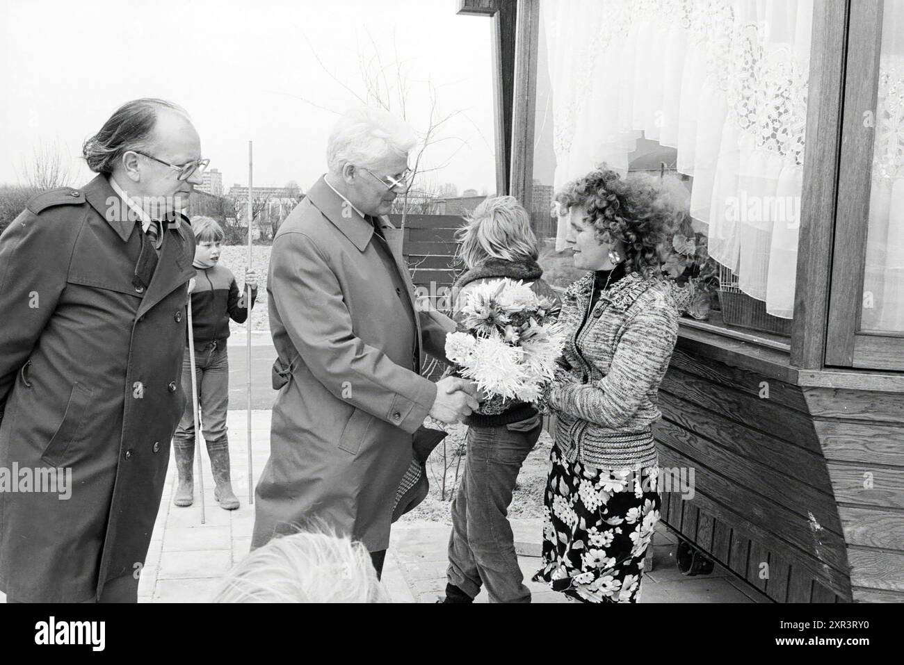 Ouverture du camping caravane Elzenhof Heemskerk, ouverture, ouvertures, mise en service, caravanes, camps de caravanes, résidents de caravanes, Heemskerk, 07-05-1979, Whizgle Dutch News : des images historiques sur mesure pour l'avenir. Explorez le passé néerlandais avec des perspectives modernes grâce à des images d'agences néerlandaises. Concilier les événements d'hier avec les perspectives de demain. Embarquez pour un voyage intemporel avec des histoires qui façonnent notre avenir. Banque D'Images