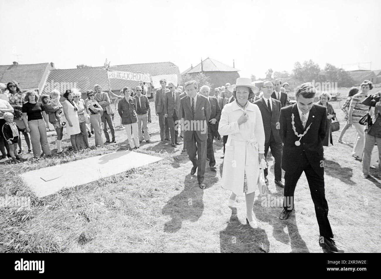 Princesse Beatrix à Nieuw-Vennep, réceptions royales et visites royales, 23-08-1973, Whizgle Dutch News : images historiques sur mesure pour l'avenir. Explorez le passé néerlandais avec des perspectives modernes grâce à des images d'agences néerlandaises. Concilier les événements d'hier avec les perspectives de demain. Embarquez pour un voyage intemporel avec des histoires qui façonnent notre avenir. Banque D'Images