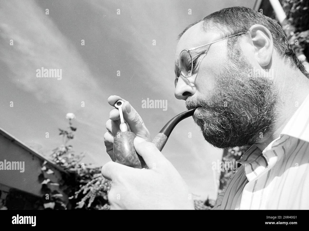 Henk van Dorp, Pipe Smoking World Championships, 17-08-1993, Whizgle Dutch News : des images historiques sur mesure pour l'avenir. Explorez le passé néerlandais avec des perspectives modernes grâce à des images d'agences néerlandaises. Concilier les événements d'hier avec les perspectives de demain. Embarquez pour un voyage intemporel avec des histoires qui façonnent notre avenir. Banque D'Images