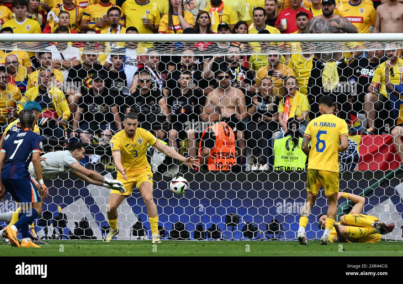 Florin Niță (Gaziantep) en action lors du match de la ronde des 16 EUROS DE l'UEFA 2024 entre la Roumanie et les pays-Bas, Munich Allianz Stadium, 2 juillet 2024 avec : Florin Niță (Gaziantep) où : Munich, Allemagne quand : 02 Juil 2024 crédit : Anthony Stanley/WENN Banque D'Images